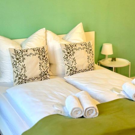 Raha Apartments - Charmantes Studio-Apartment - Hbf - Gratis Parkplatz Ерфурт Екстер'єр фото