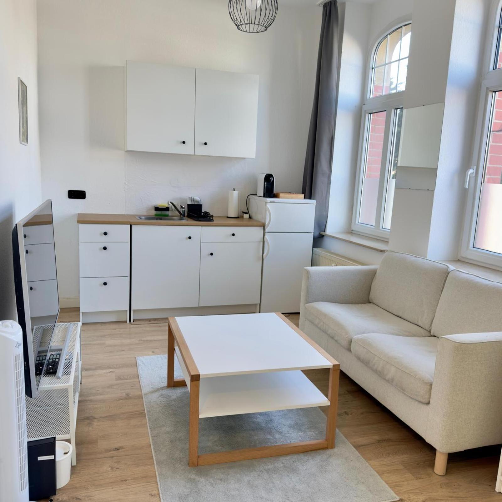 Raha Apartments - Charmantes Studio-Apartment - Hbf - Gratis Parkplatz Ерфурт Екстер'єр фото